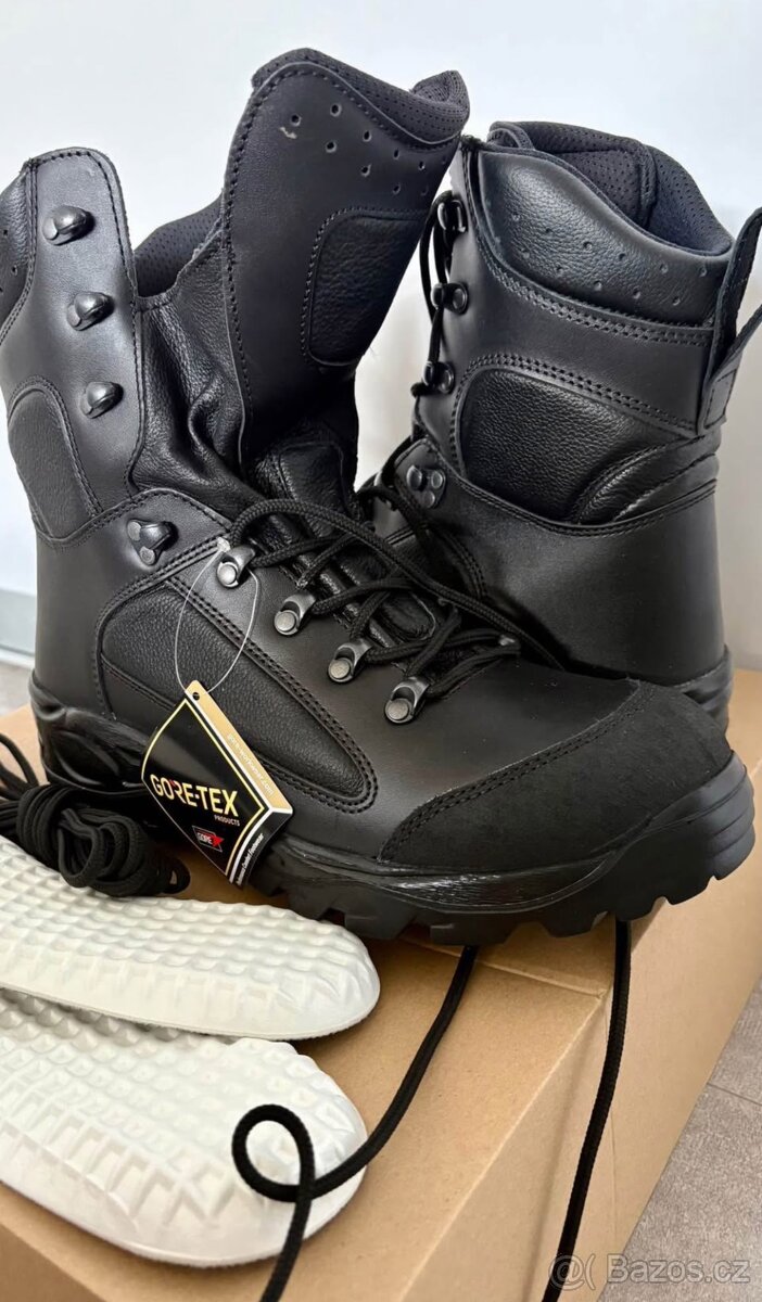 Gore-Tex vysoké vel.45