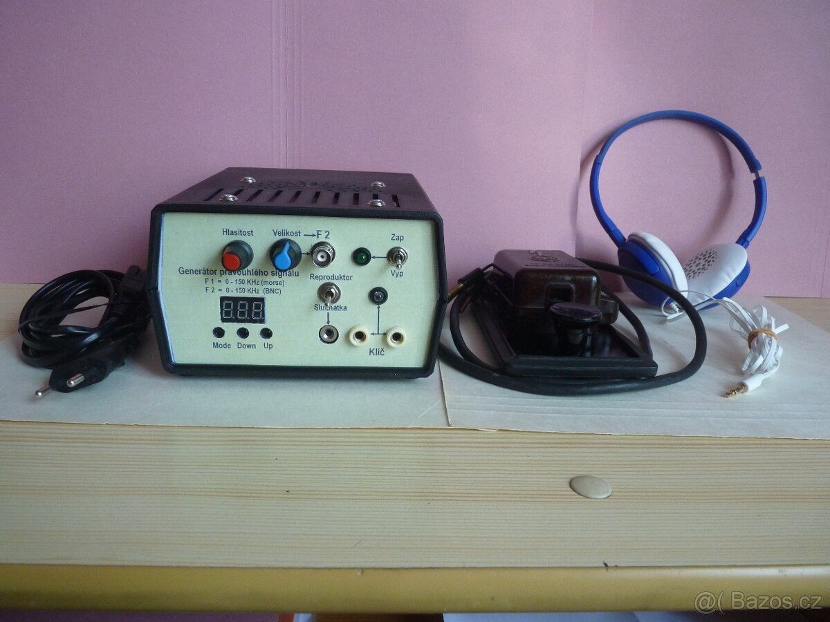 Historický telegrafní klíč + souprava radisty