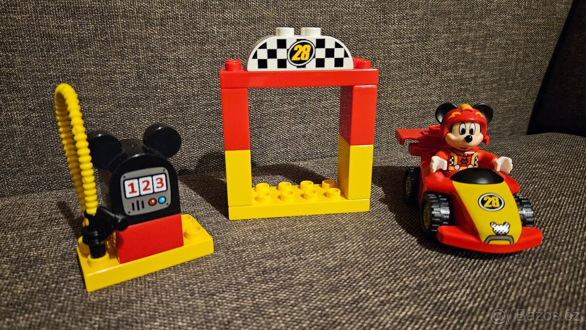 Lego Duplo 10843 - Mickeyho závodní auto