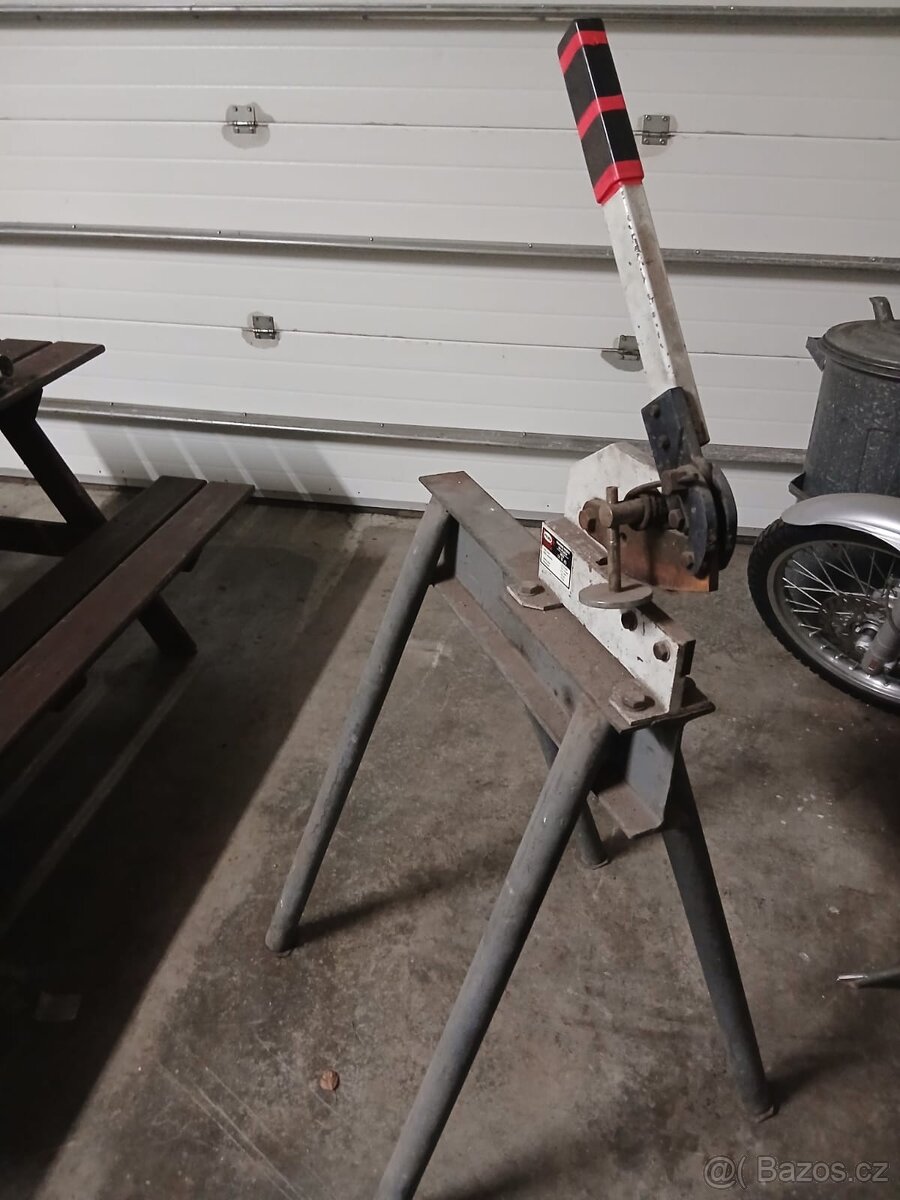 Pákové nůžky na plech