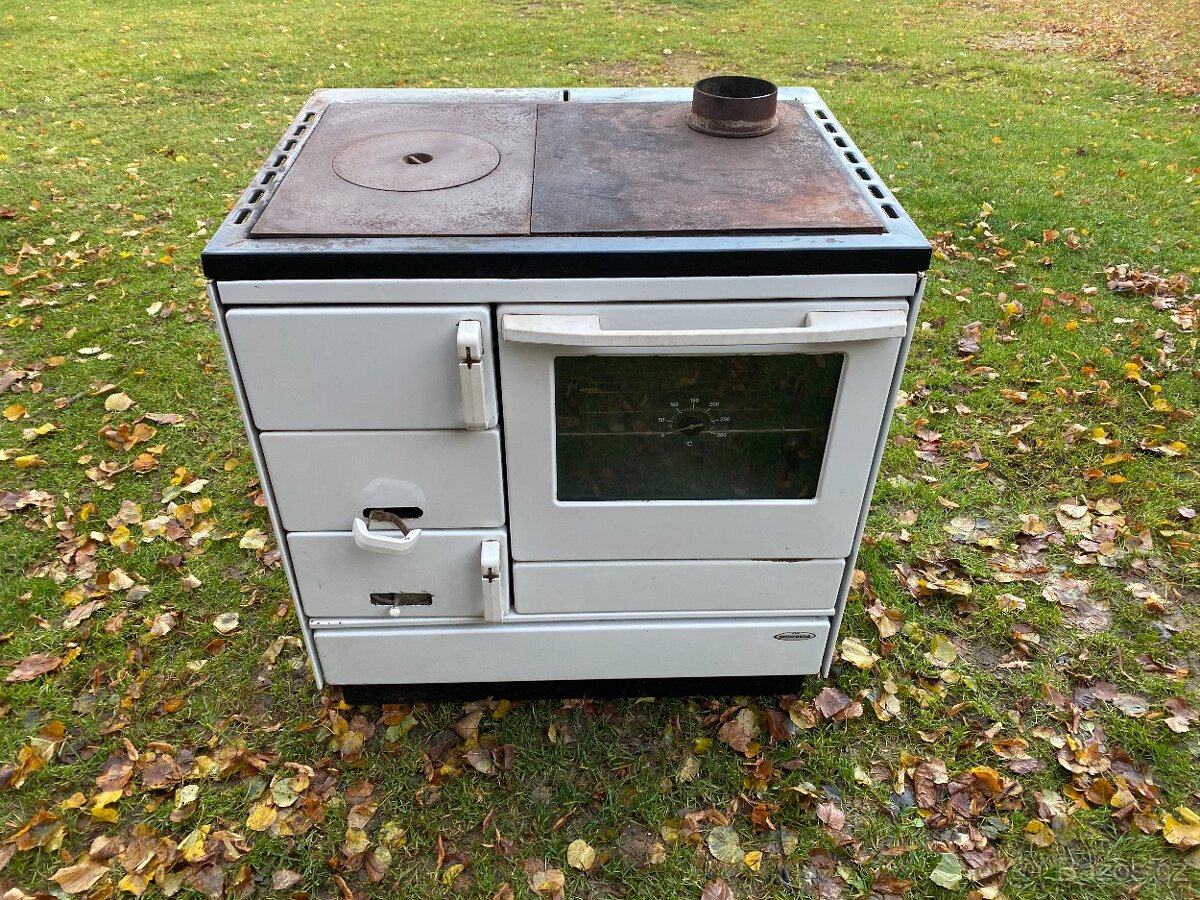 sporák na tuhá paliva kamna sporák trouba topidlo