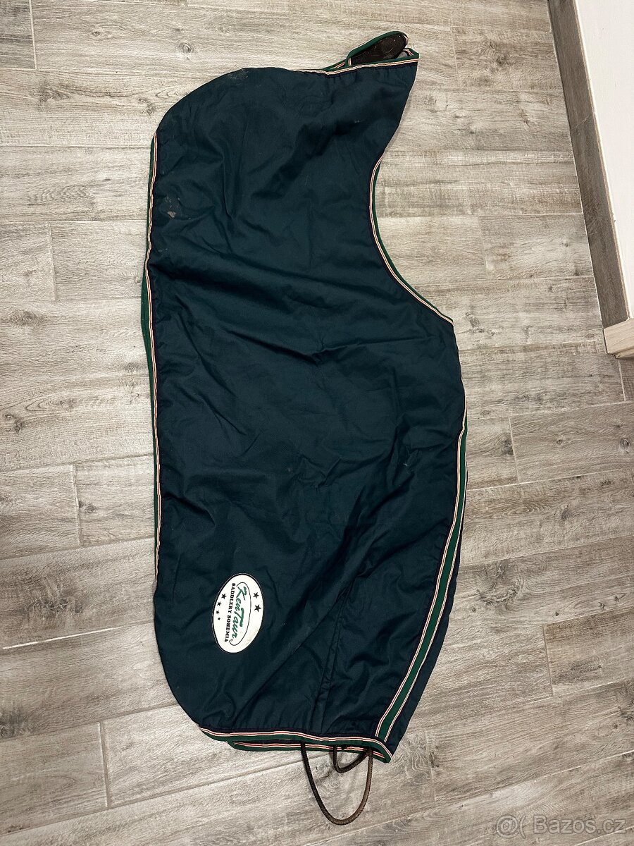 Nepromokava bederní deka 135cm