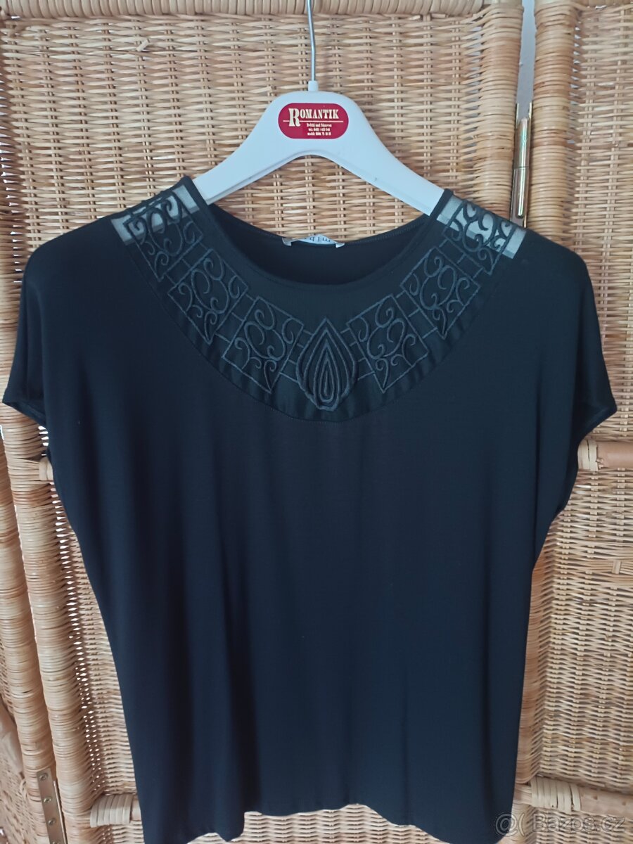 Halenka s průhlednou vsadkou v.44.