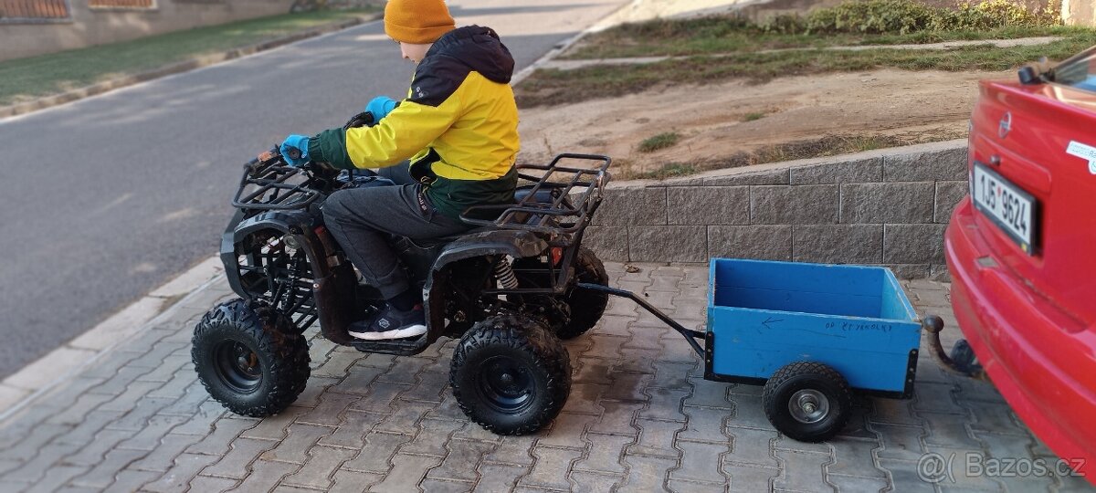 Dětská čtyřkolka 125 cm3 s vlekem