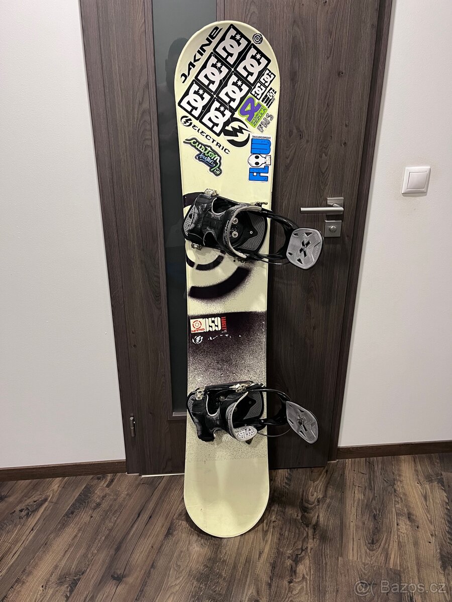 Snowboard Nitro + vázání Flow / boty zdarma