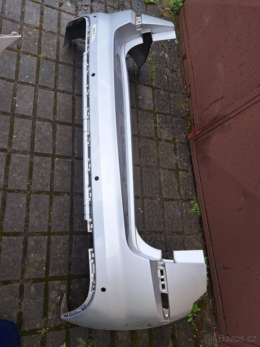 Škoda Kamiq zadní nárazník, pěkný.