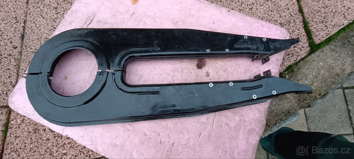 ČZ 175/250- kryt řetězu