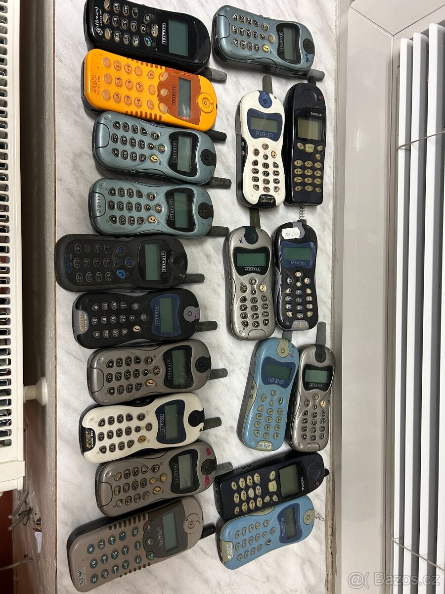 prodám staré mobily