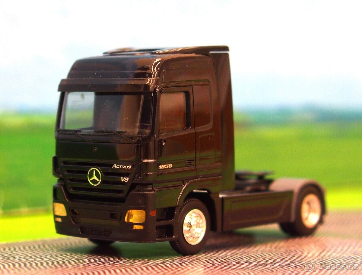 Model Mercedes Benz Actros 1:87 od Herpy