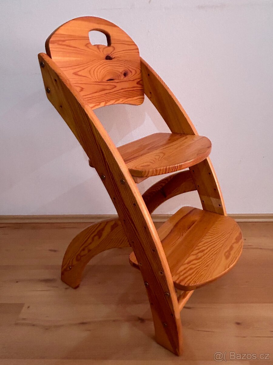 Dřevěná rostoucí židle