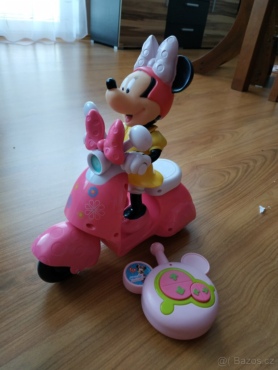 IMC Toys Minnie Mouse na skútru na dálkové ovládání