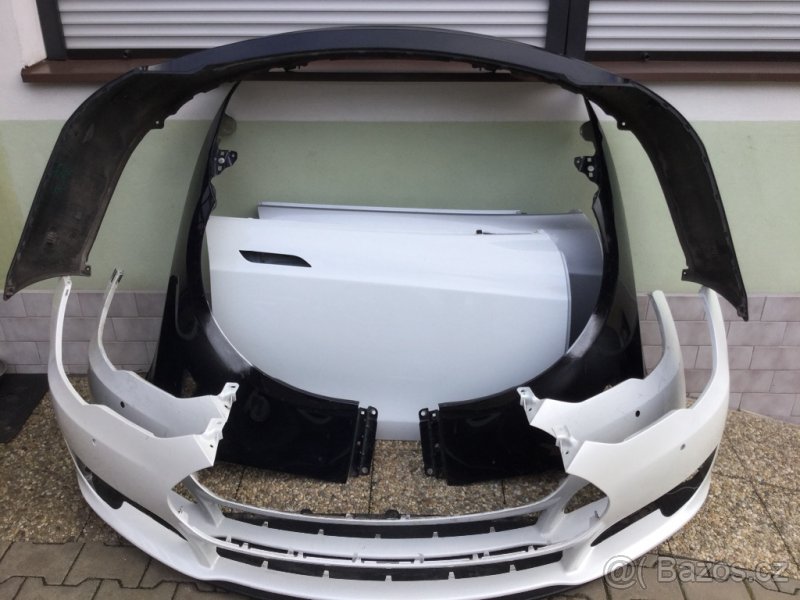 Tesla model S veškeré karosářské díly