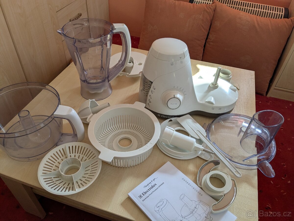 Kuchyňský robot Electrolux EFP 4400