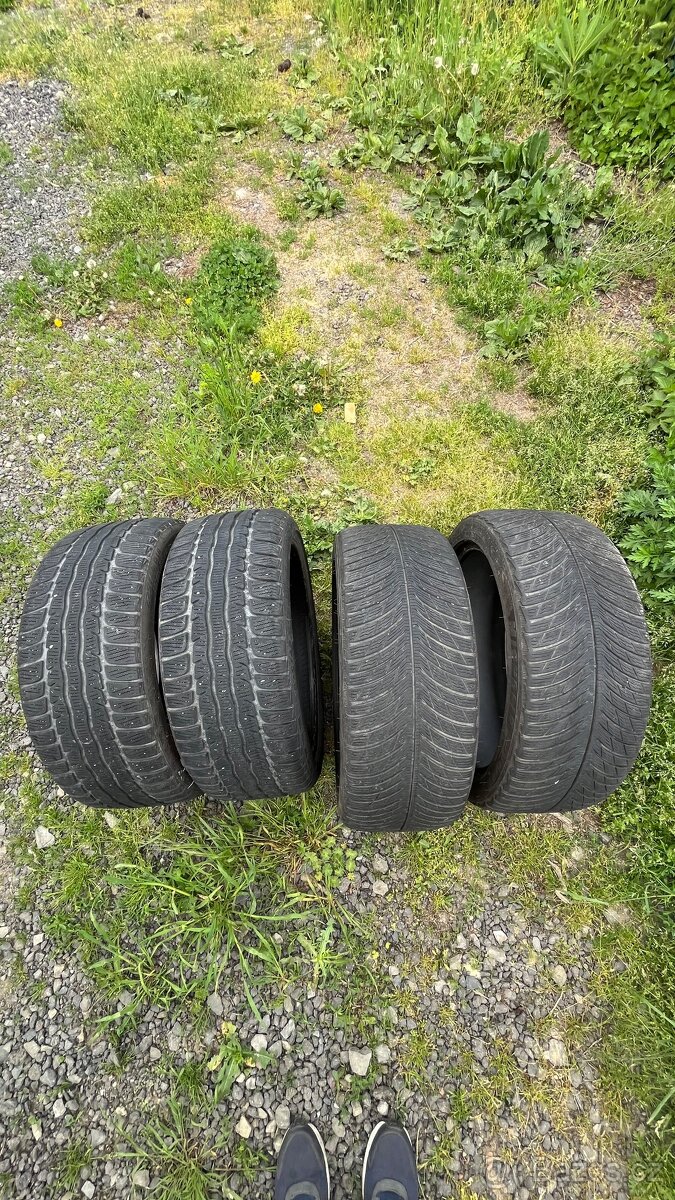 225/40 R18 Zimní