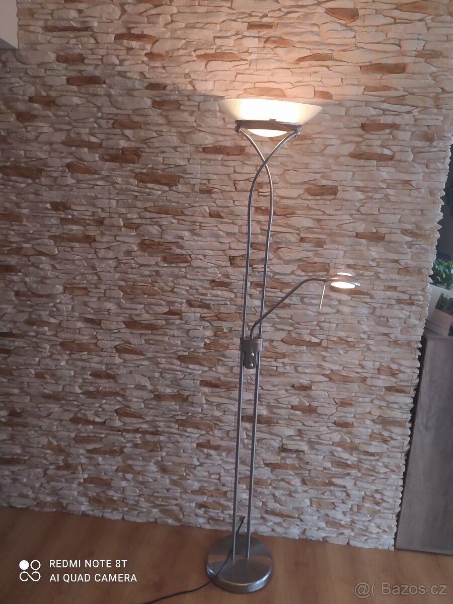 LAMPIČKU S NASTAVENÍM A ŠTELOVANÍM SVÍTIVOSTI