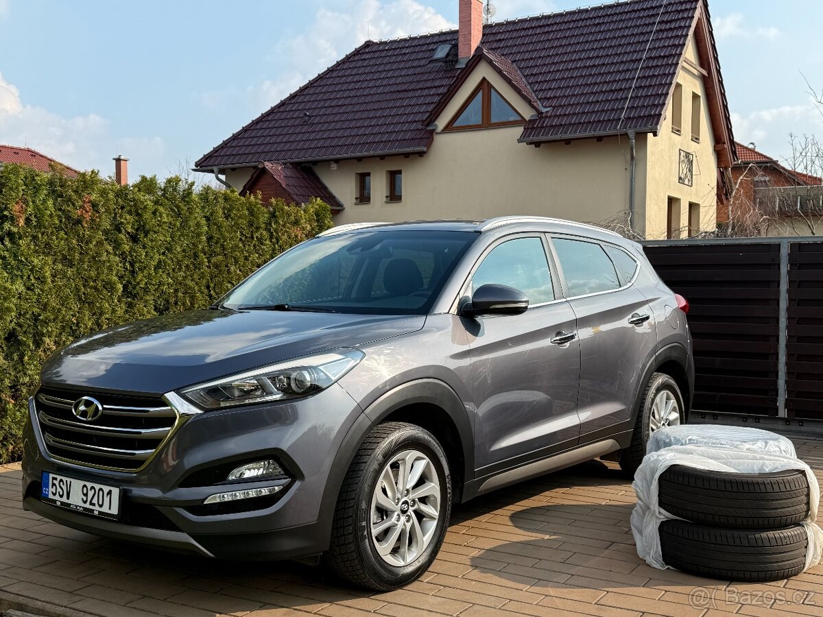 HYUNDAI TUCSON 1.7 CRDi Navi LED Asyst / 2016-1.Maj / KRÁSNÝ