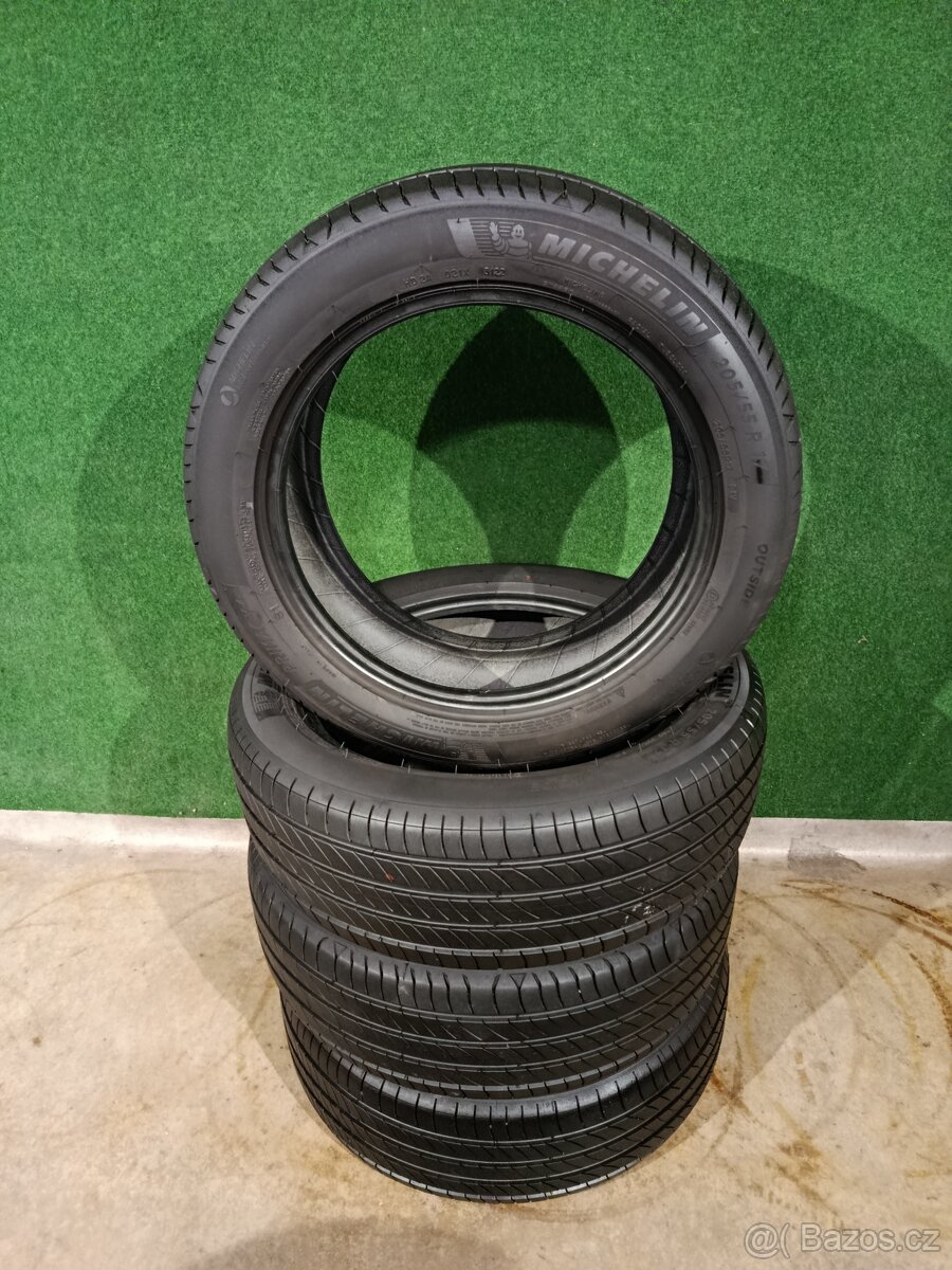 4ks zanovni letni 205/55/17 michelin