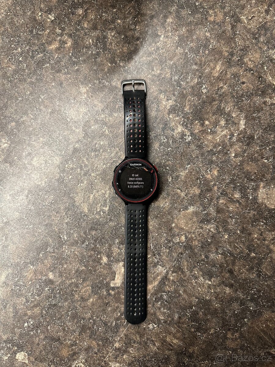 Chytré hodinky GARMIN FORERUNNER 235 černočervené