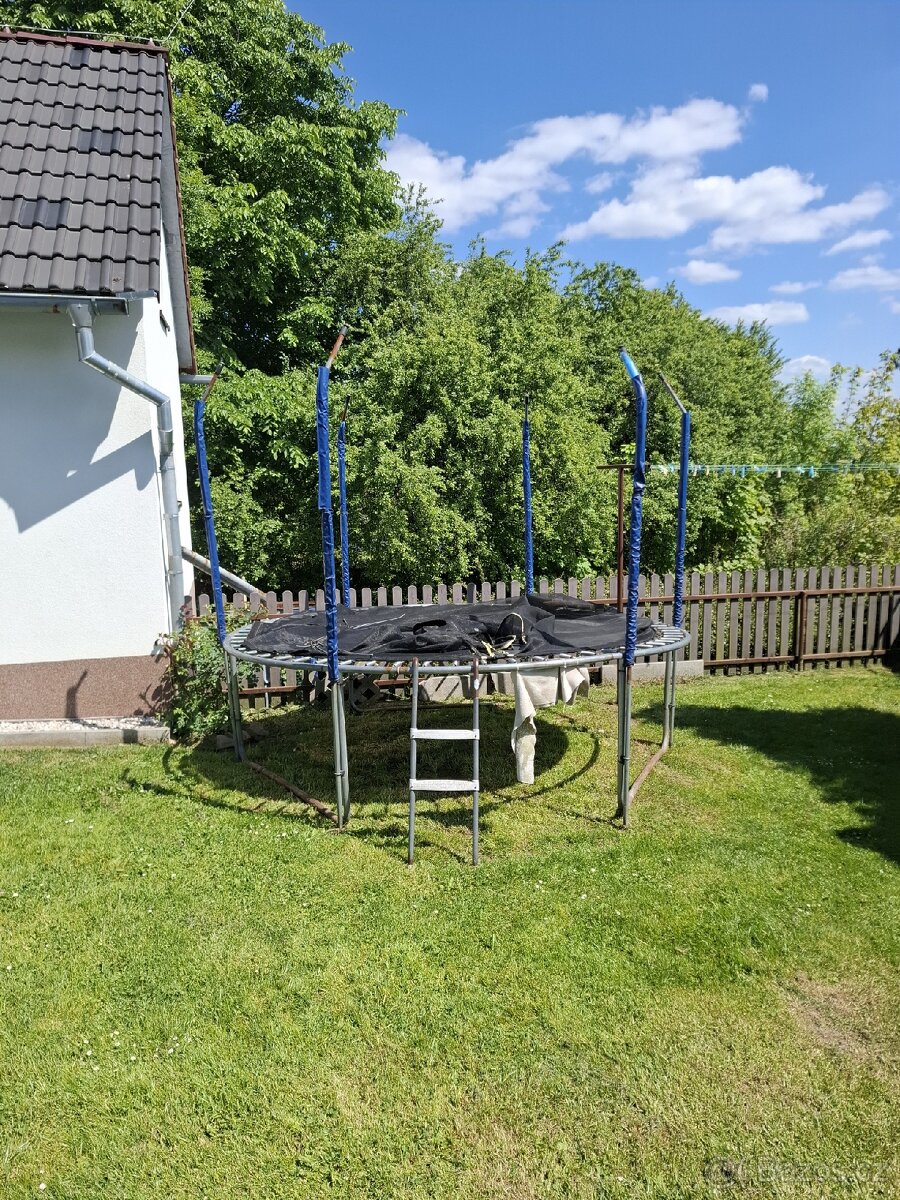 Trampolína