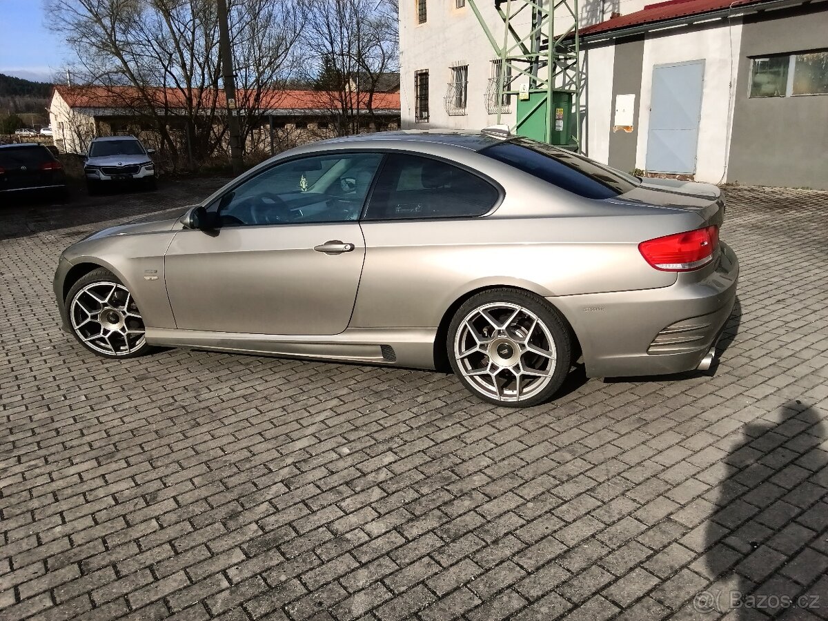 BMW řada 3 320 D. R.2009 X Drive