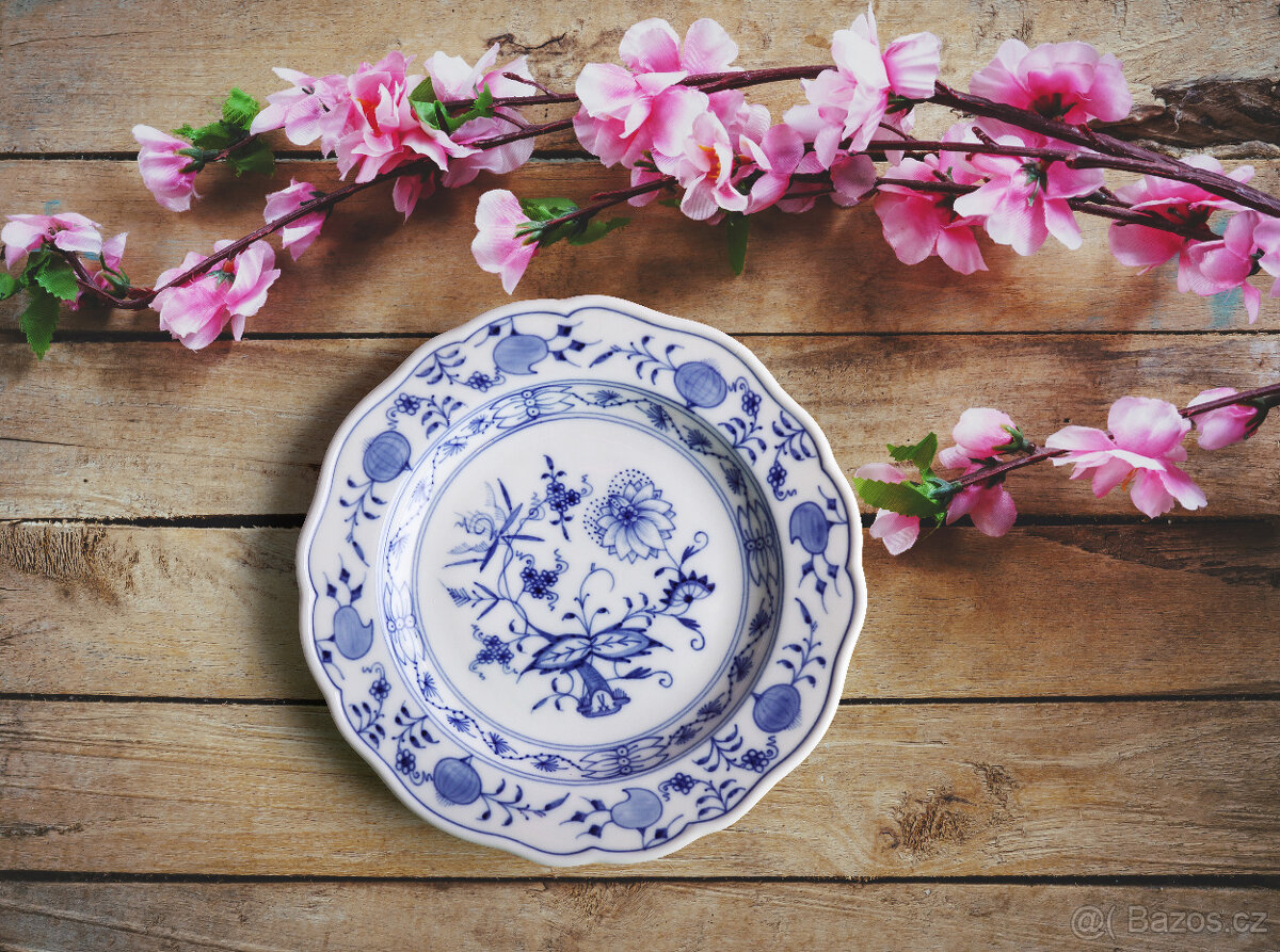 Míšeň porcelánový dezertní talíř - motiv cibulák