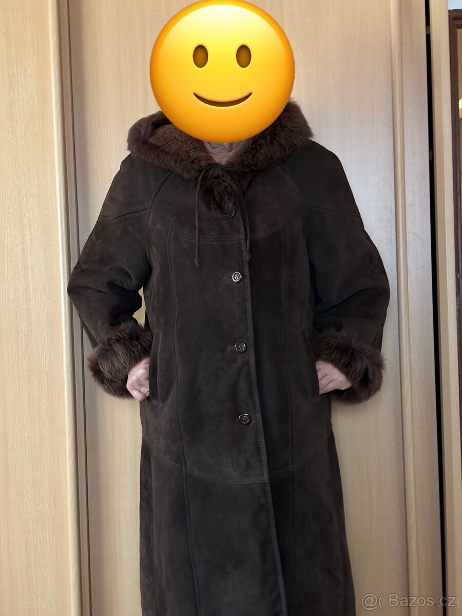 Dámský kožešinový kabát dubeňák