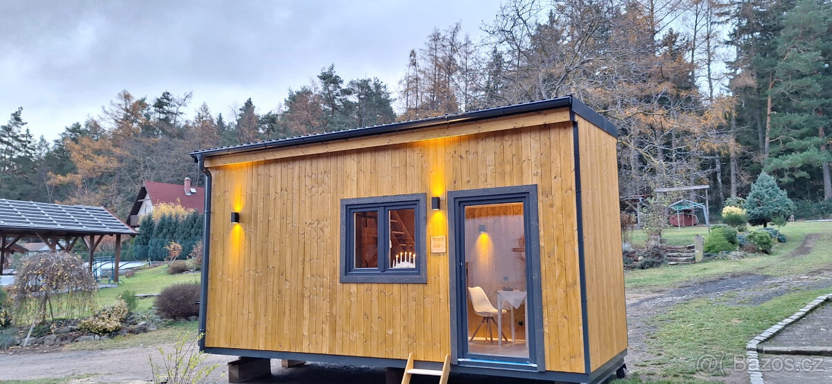 TINY HOUSE