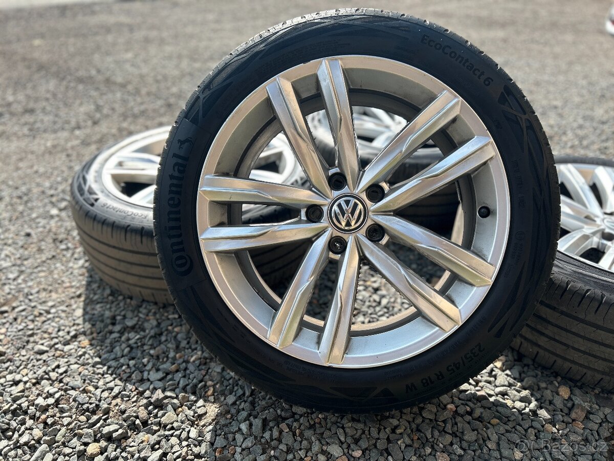 Alu orig letni sada Volkswagen 5x112 8J ET44 235/45 R18