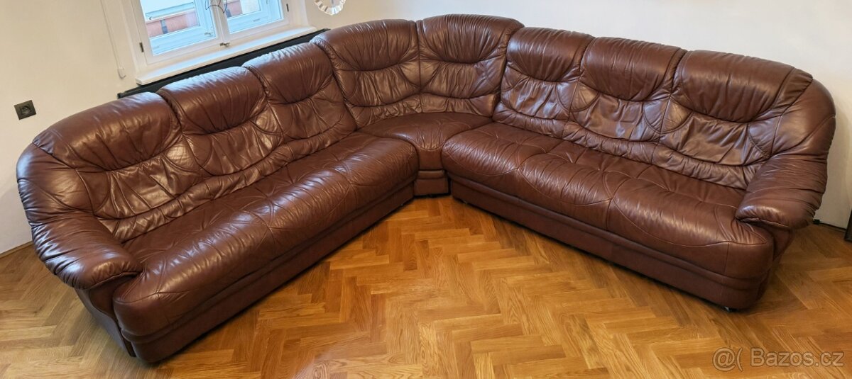 Luxusní hnědá kožená sedačka