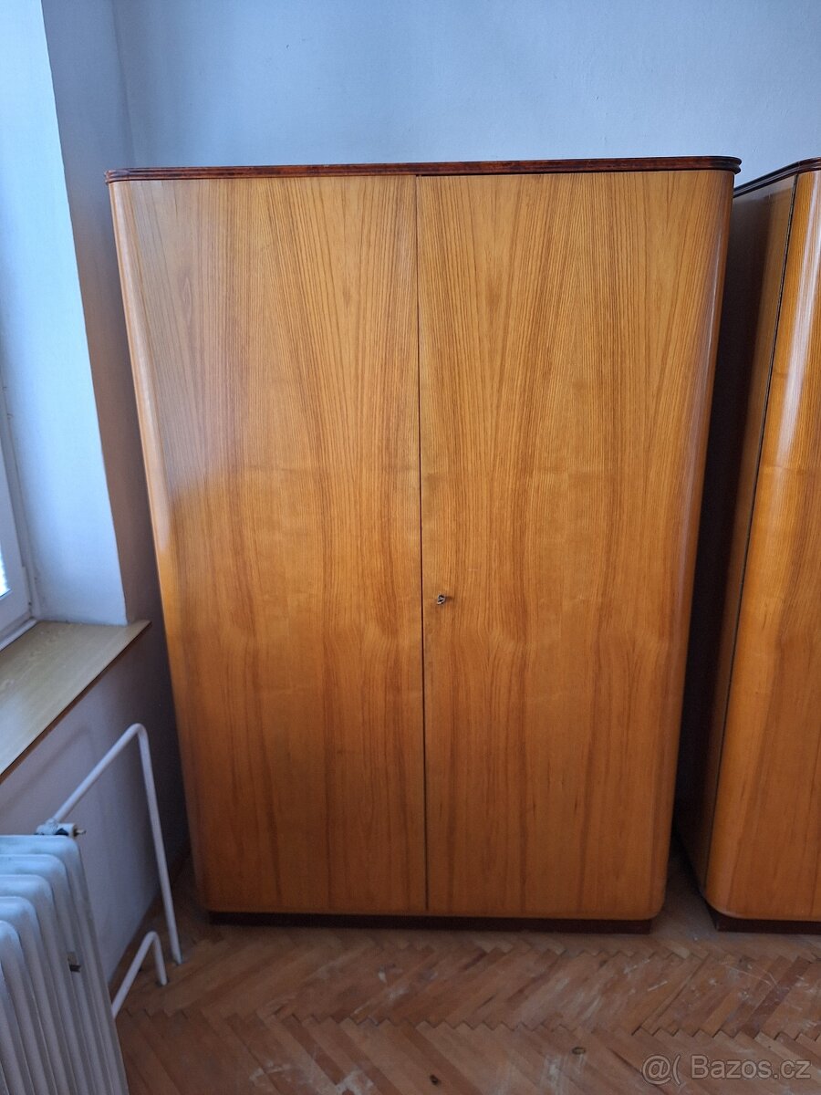 Dřevěná ložnice sada