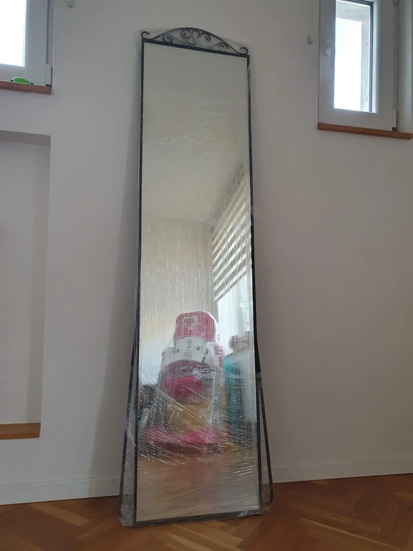 Stojací zrcadlo IKEA Karmsund – černé