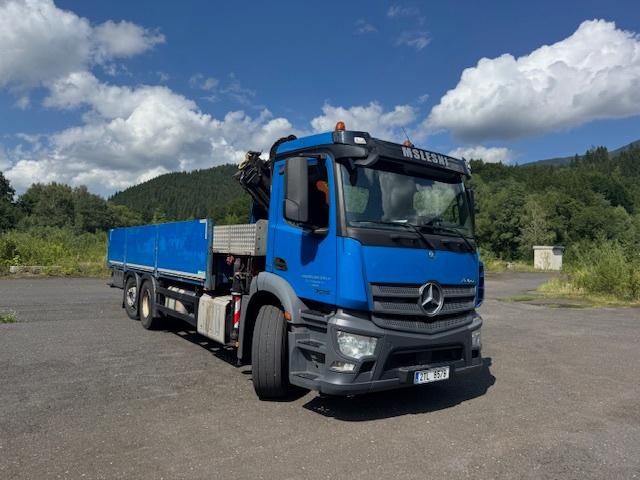 Mercedes-Benz Antos valník s hydraulickou rukou