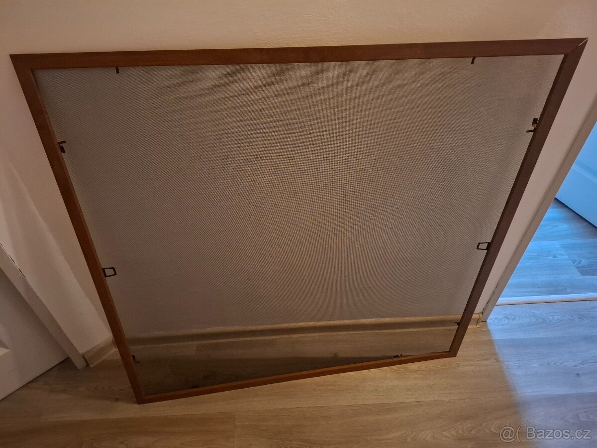 Síť proti hmizu do okna