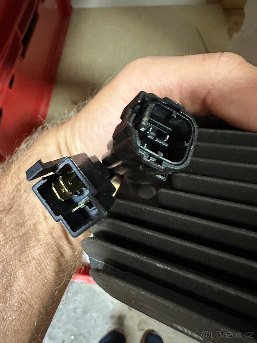 Regulátor dobíjení Suzuki DL 650 SV 650 SV 1000