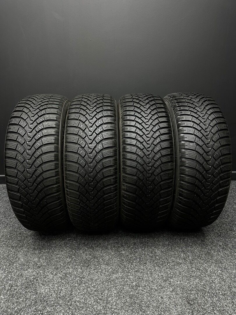 Sada pneu Falken 215/60/17