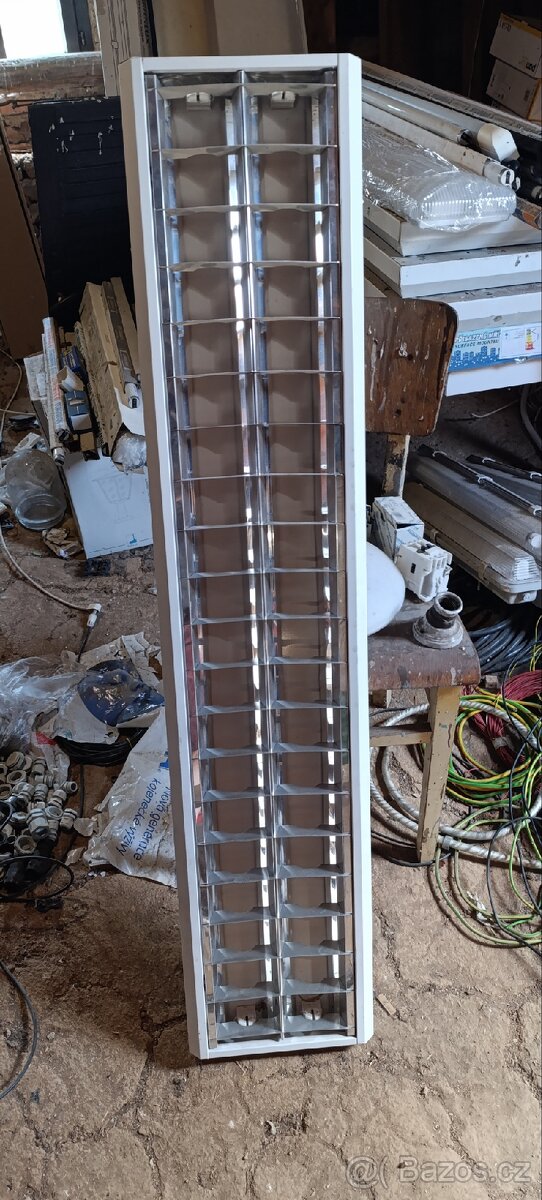 ZÁŘIVKOVÉ TĚLESO