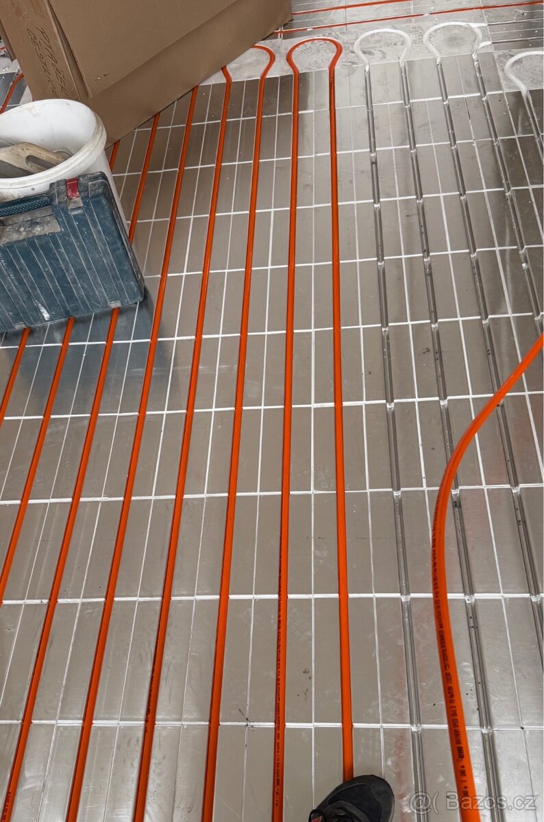 Rehau - suchá podlahovka 7 desek