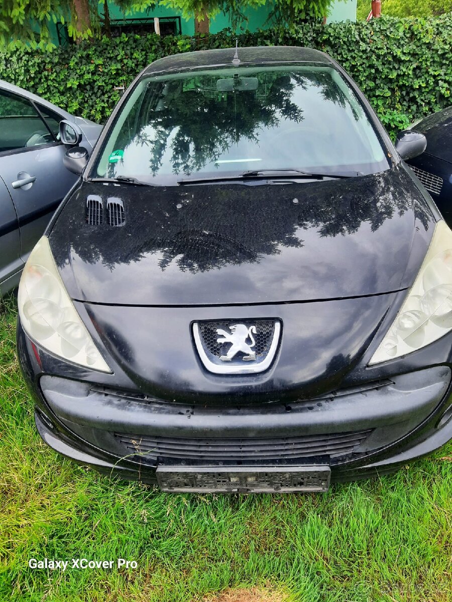 Peugeot 206 plus 1,4 benzín