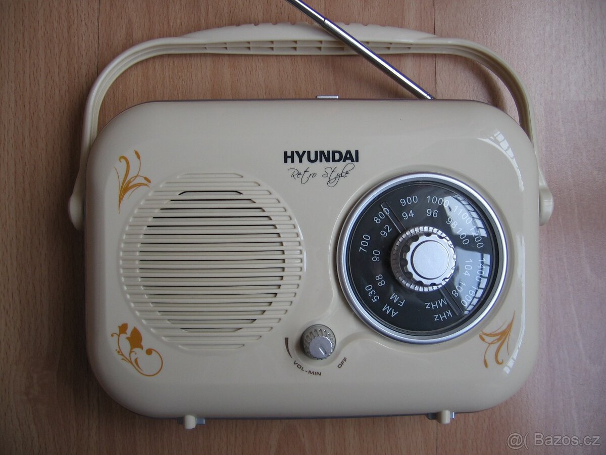 Přenosné FM retro rádio zn. Hyundai
