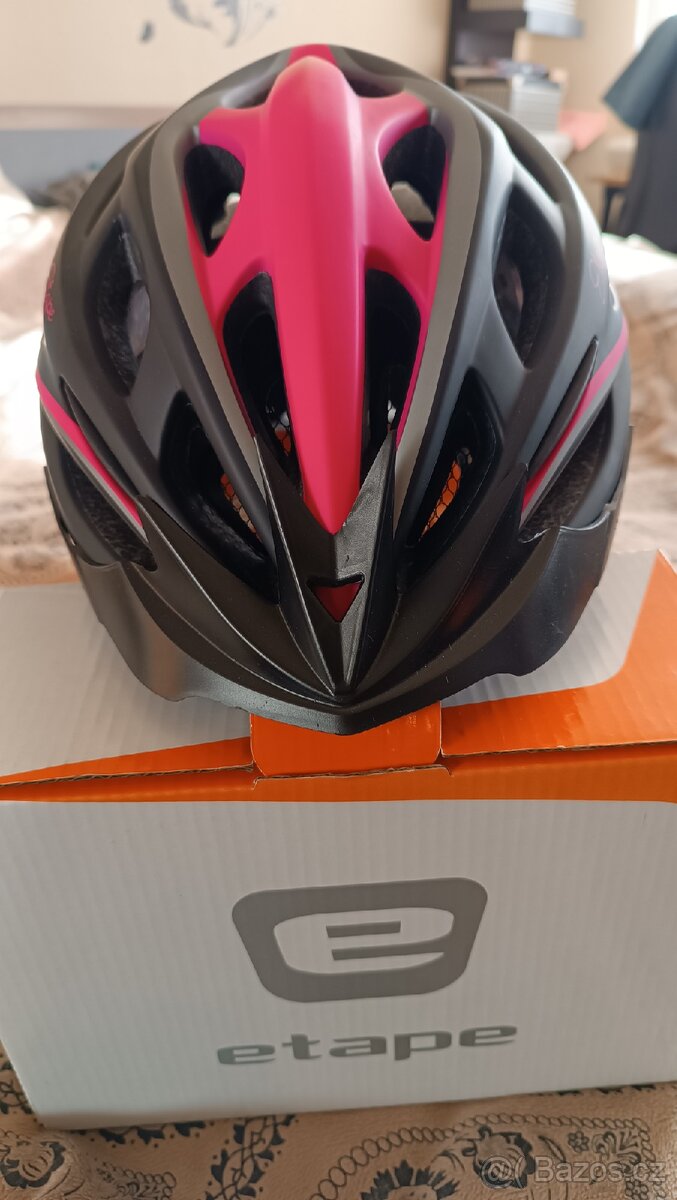 Cyklistická přilba