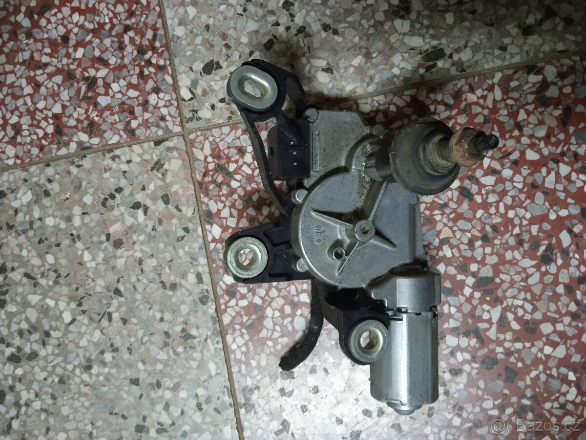 Motorek zadního stěrače Touran