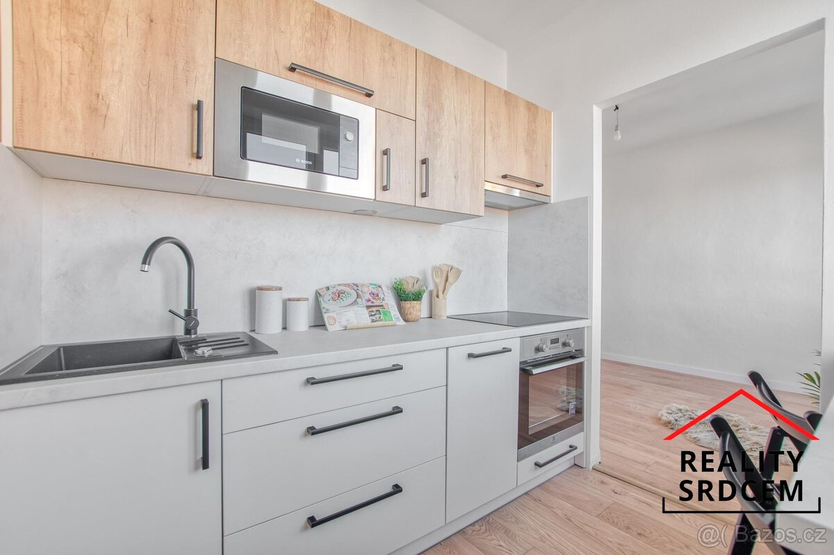Pronájem bytu v os. vlast. o velikosti 3+1+lodžie/66m2 na ul