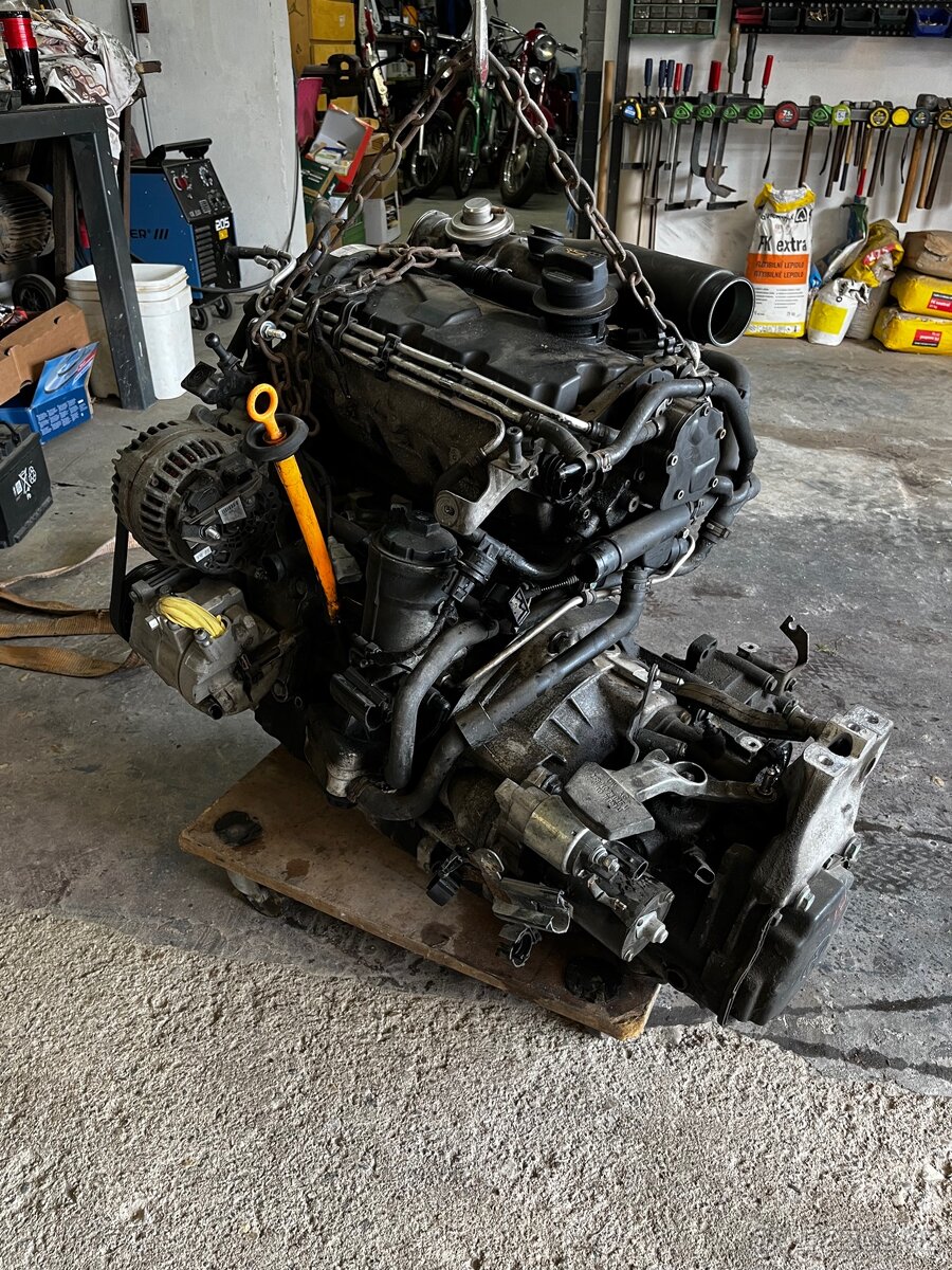 MOTOR BKC OCTAVIA 2 1.9 TDI