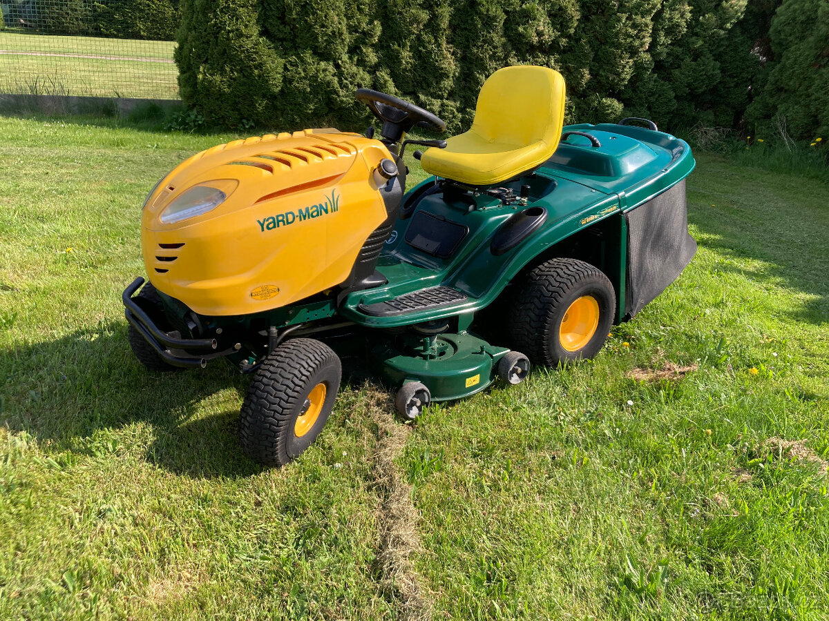 Zahradní traktor Yard Man dvouválec