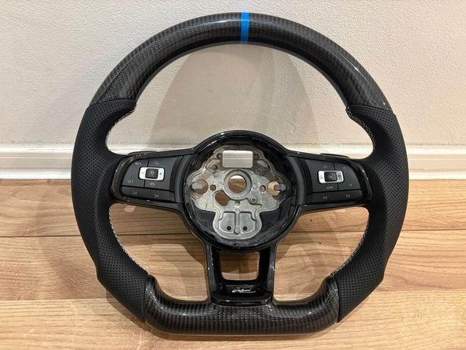 VOLANT RLINE GTD GTI KOZENY / KARBON / BIELE ŠITIE modrý LEM