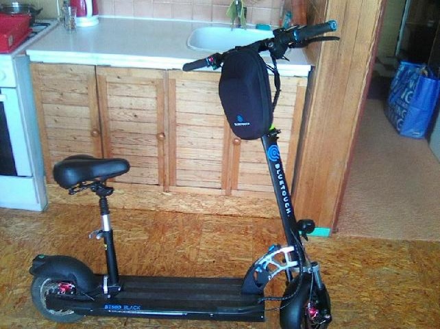 Elektro koloběžka Scooter Bluetouch 500