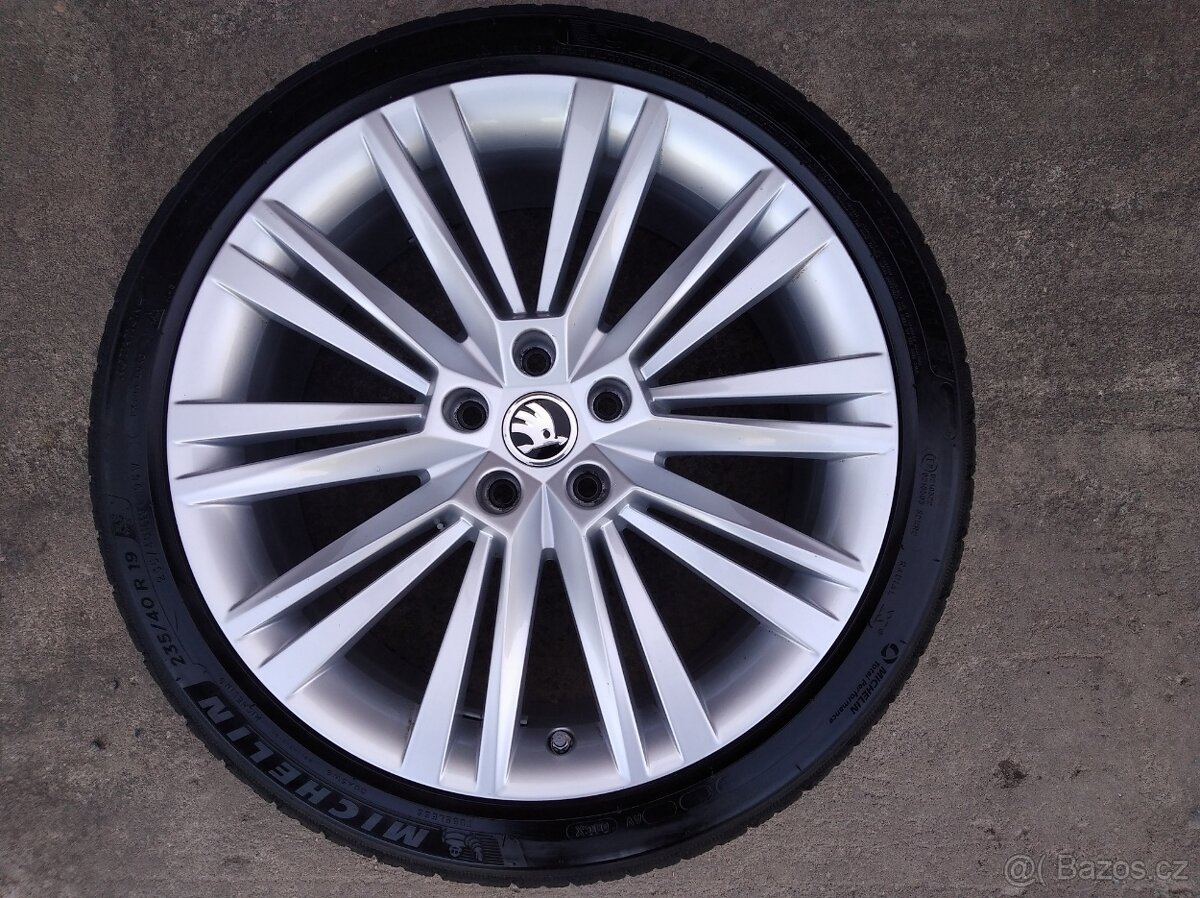 Prodám orig. alu zimní sadu 19" Škoda Superb III