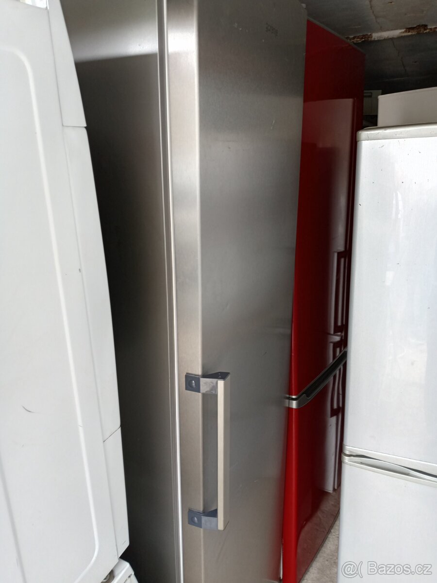 Prodám chladničku třídy A+++ no Frost viška 170 cm