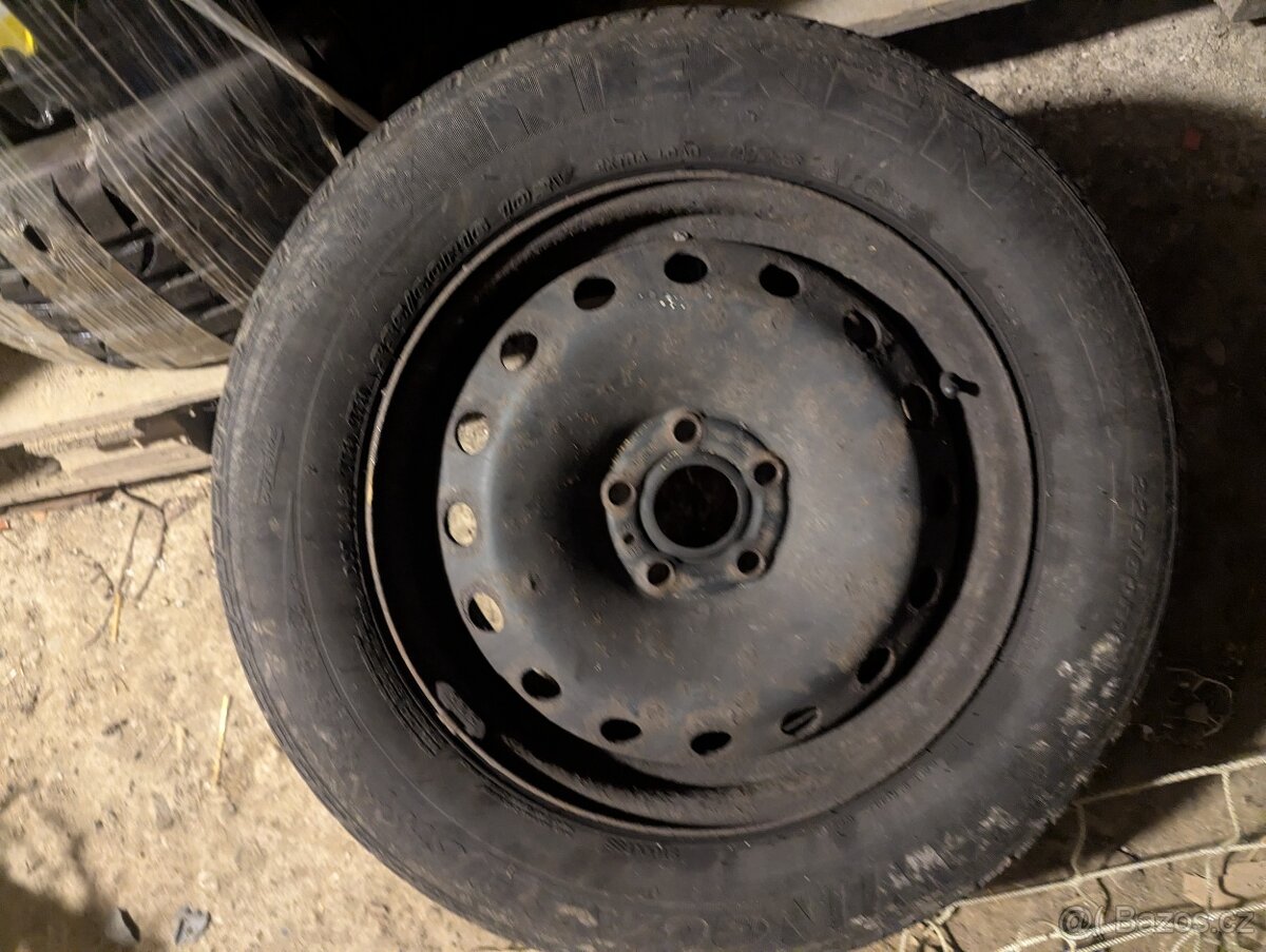 Kola plechové Renault 4ks
