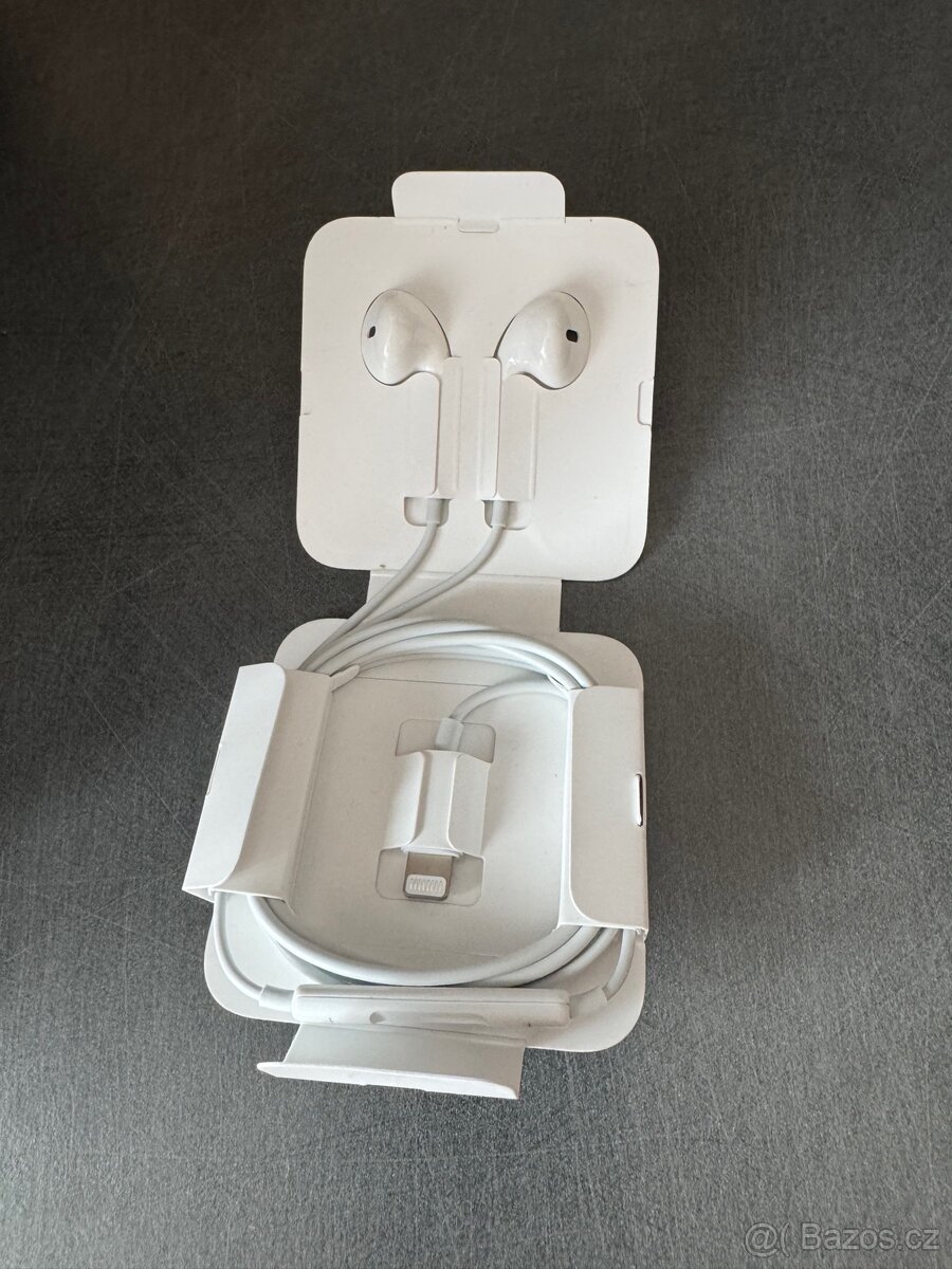 Apple EarPods drátová sluchátka Lightning konektor
